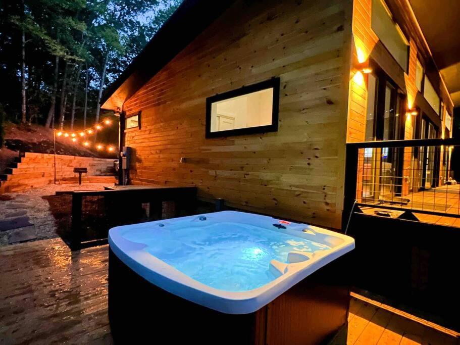 Modern Mountain Getaway With Hot Tub, Fire Pit Sautee Nacoochee